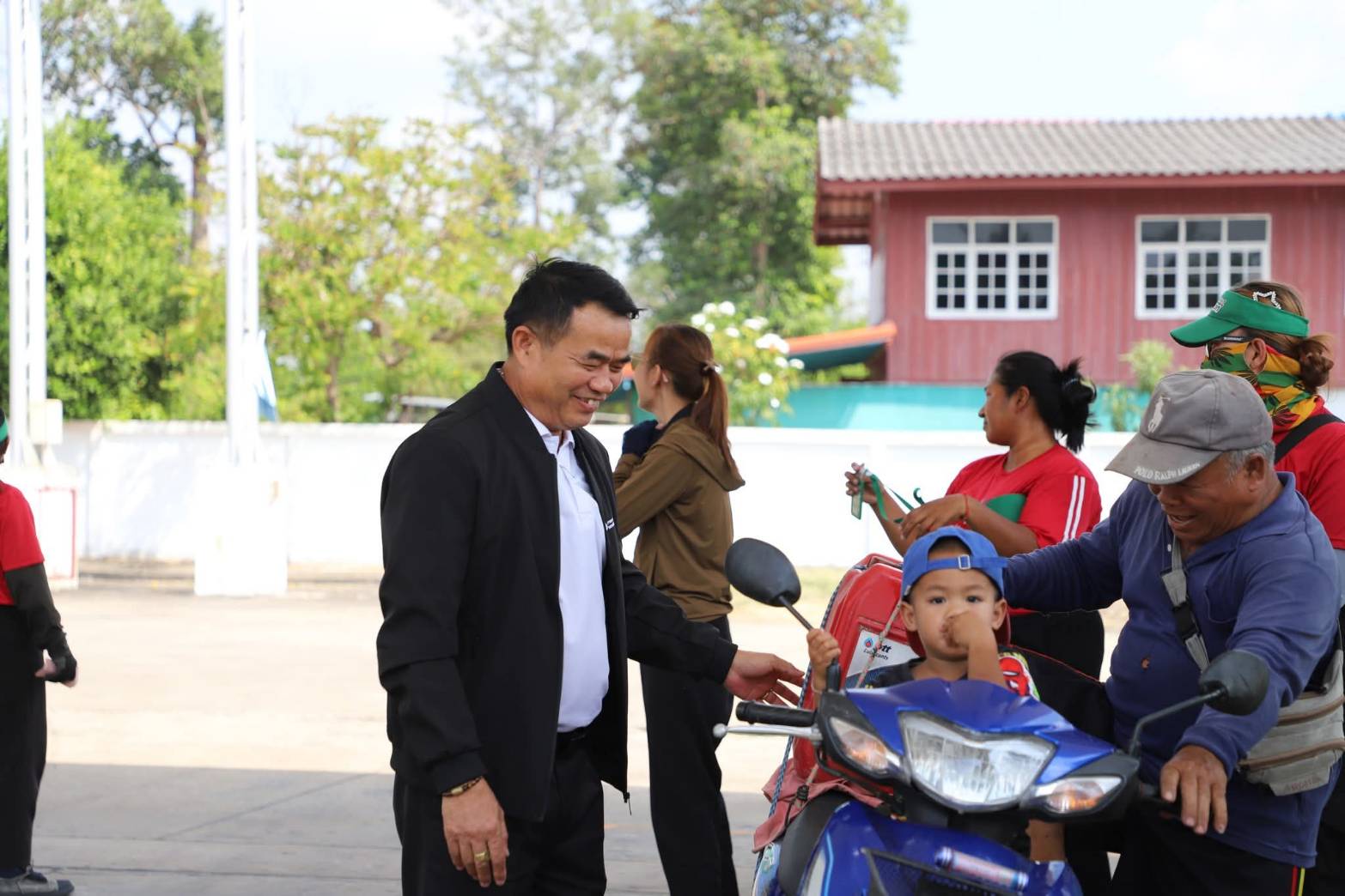 พลังงานอุบลฯ ย้ำไม่ต้องกักตุนน้ำมัน&nbsp;เหตุพฤติกรรมเปลี่ยน เข้าคิวเติมน้ำมันแน่น&nbsp;